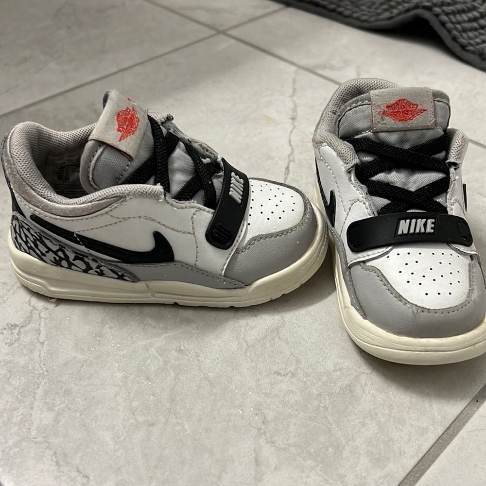 Nike Jordan toddler shoes - size 6